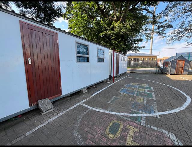676M² OFFICE FOR SALE IN SOUTHERNWOOD